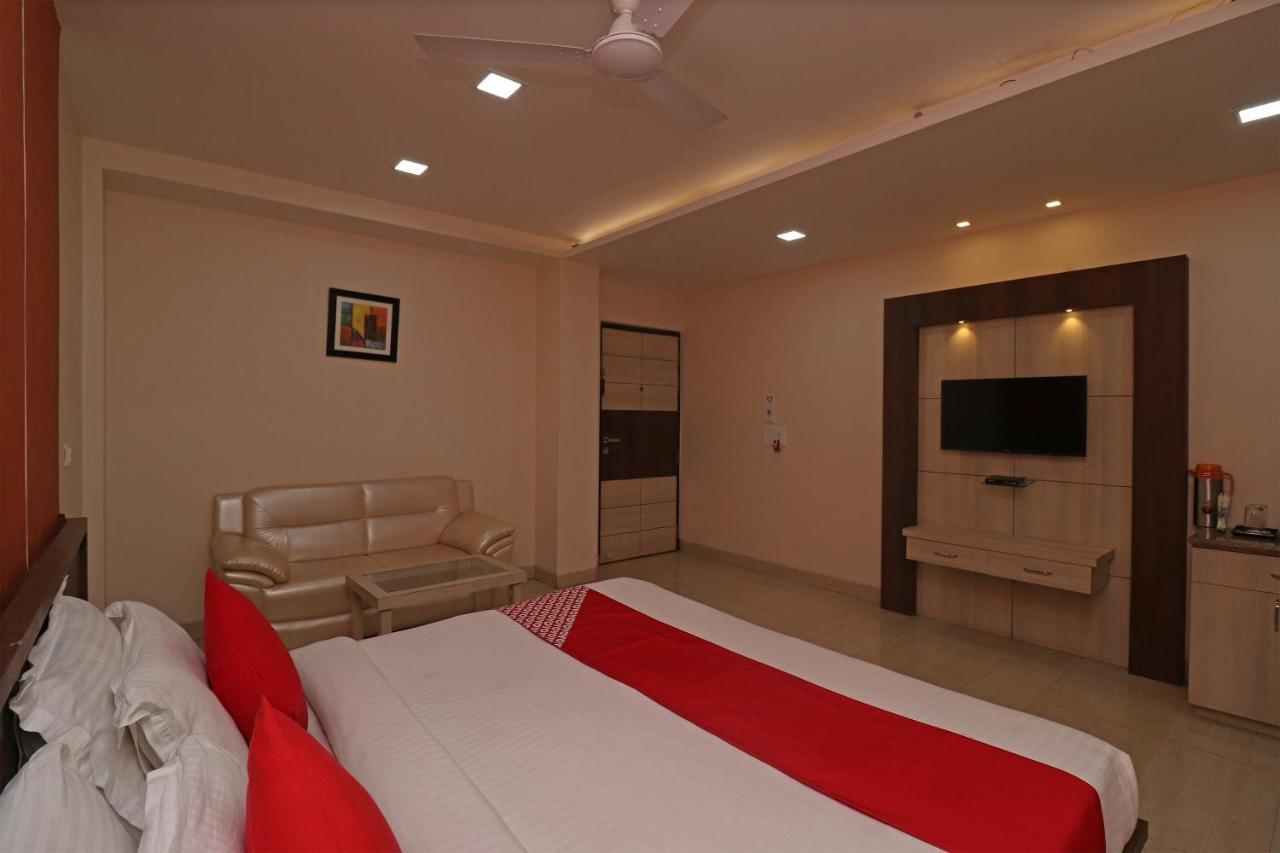 Oyo 29382 Golden Laurel Inn Deoria Eksteriør billede