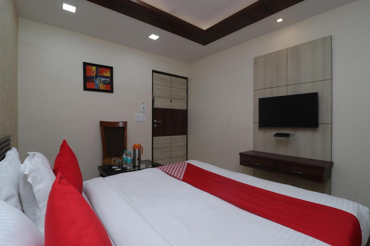 Oyo 29382 Golden Laurel Inn Deoria Eksteriør billede