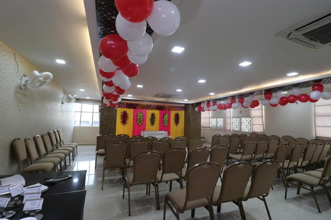 Oyo 29382 Golden Laurel Inn Deoria Eksteriør billede
