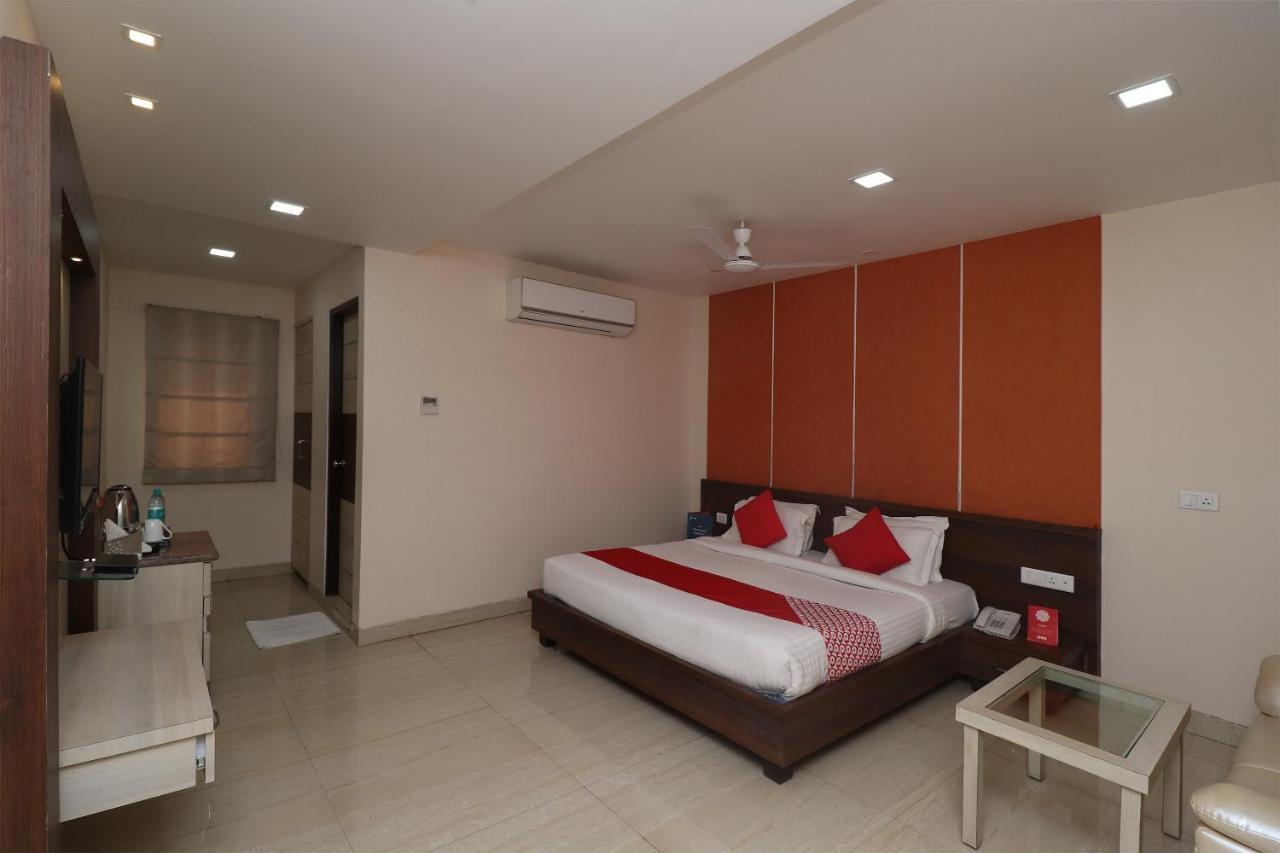 Oyo 29382 Golden Laurel Inn Deoria Eksteriør billede